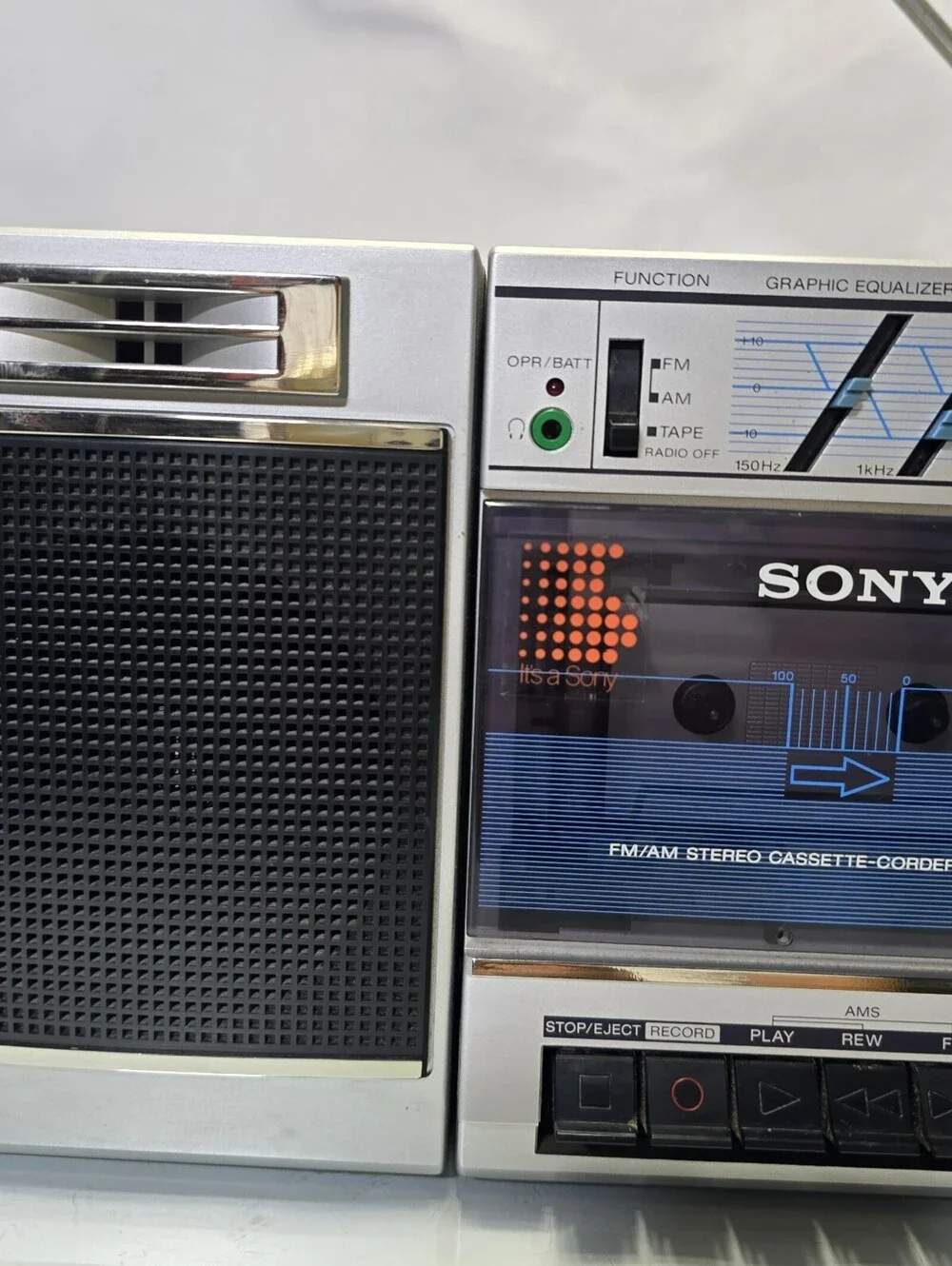 Sony CFS-3000 Stereo Boombox 1980s Tape Cassette AM/FM Radio Exellent Working